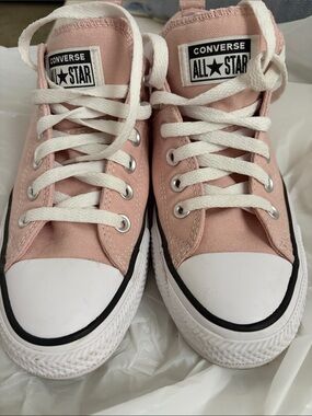 Converse Low-Top Sneakers in Light Peach and White